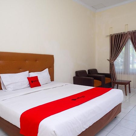 Hotel Reddoorz Syariah Near Alun Alun Wonosari Esterno foto
