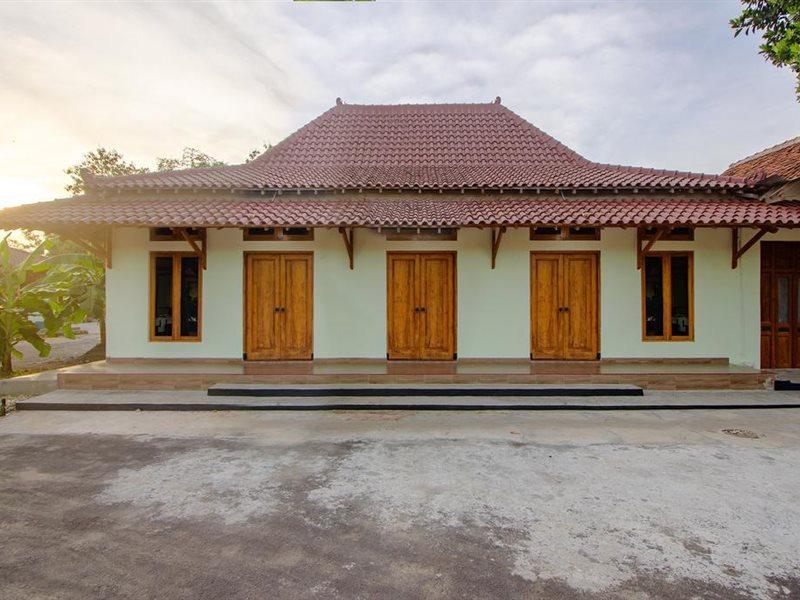 Hotel Reddoorz Syariah Near Alun Alun Wonosari Esterno foto