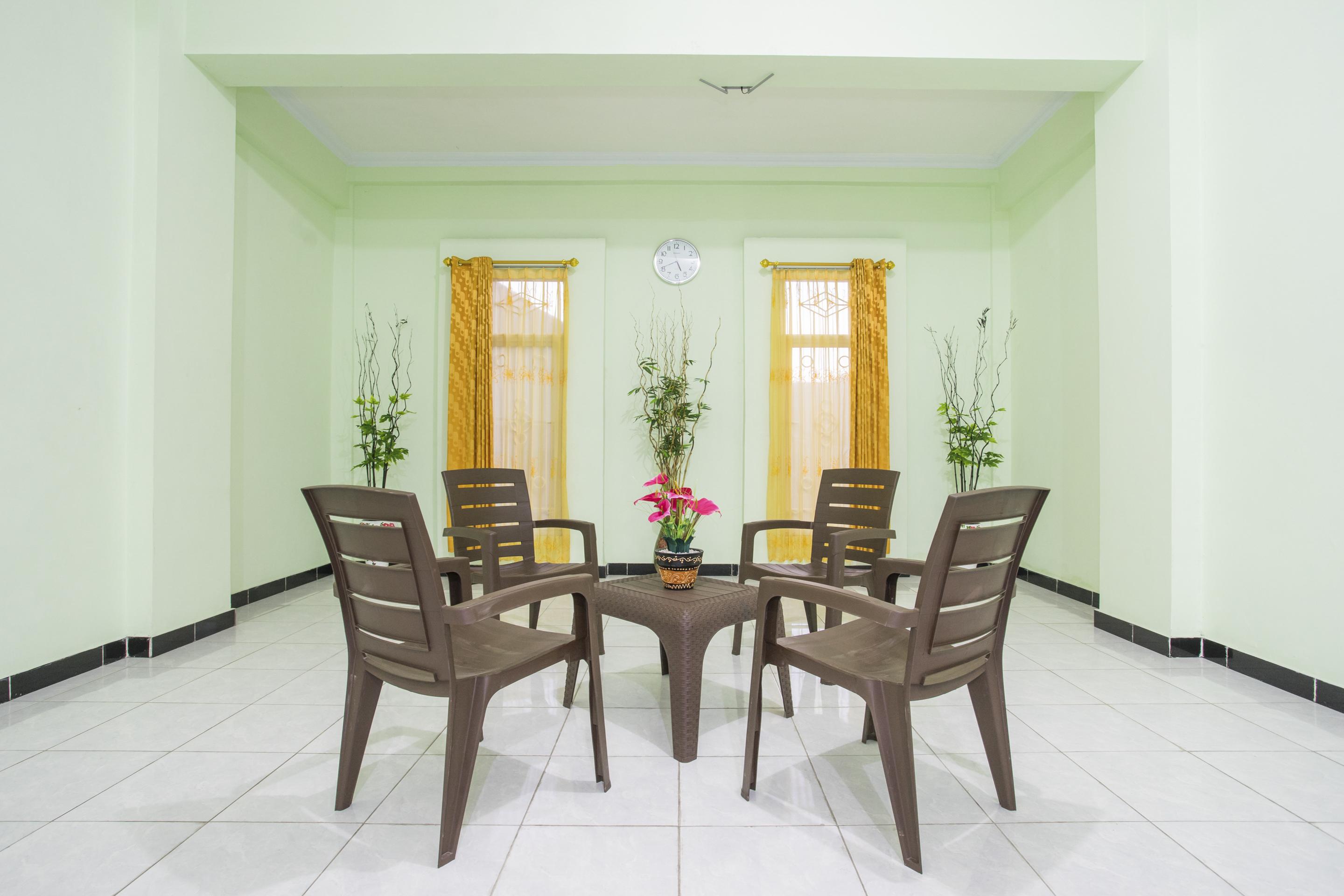 Hotel Reddoorz Syariah Near Alun Alun Wonosari Esterno foto