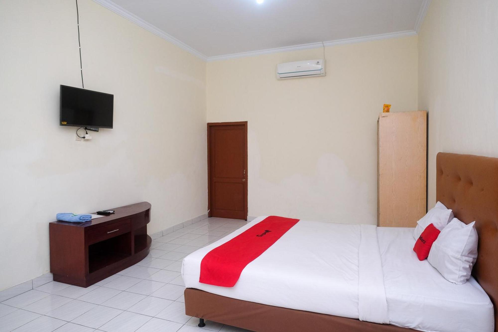 Hotel Reddoorz Syariah Near Alun Alun Wonosari Esterno foto