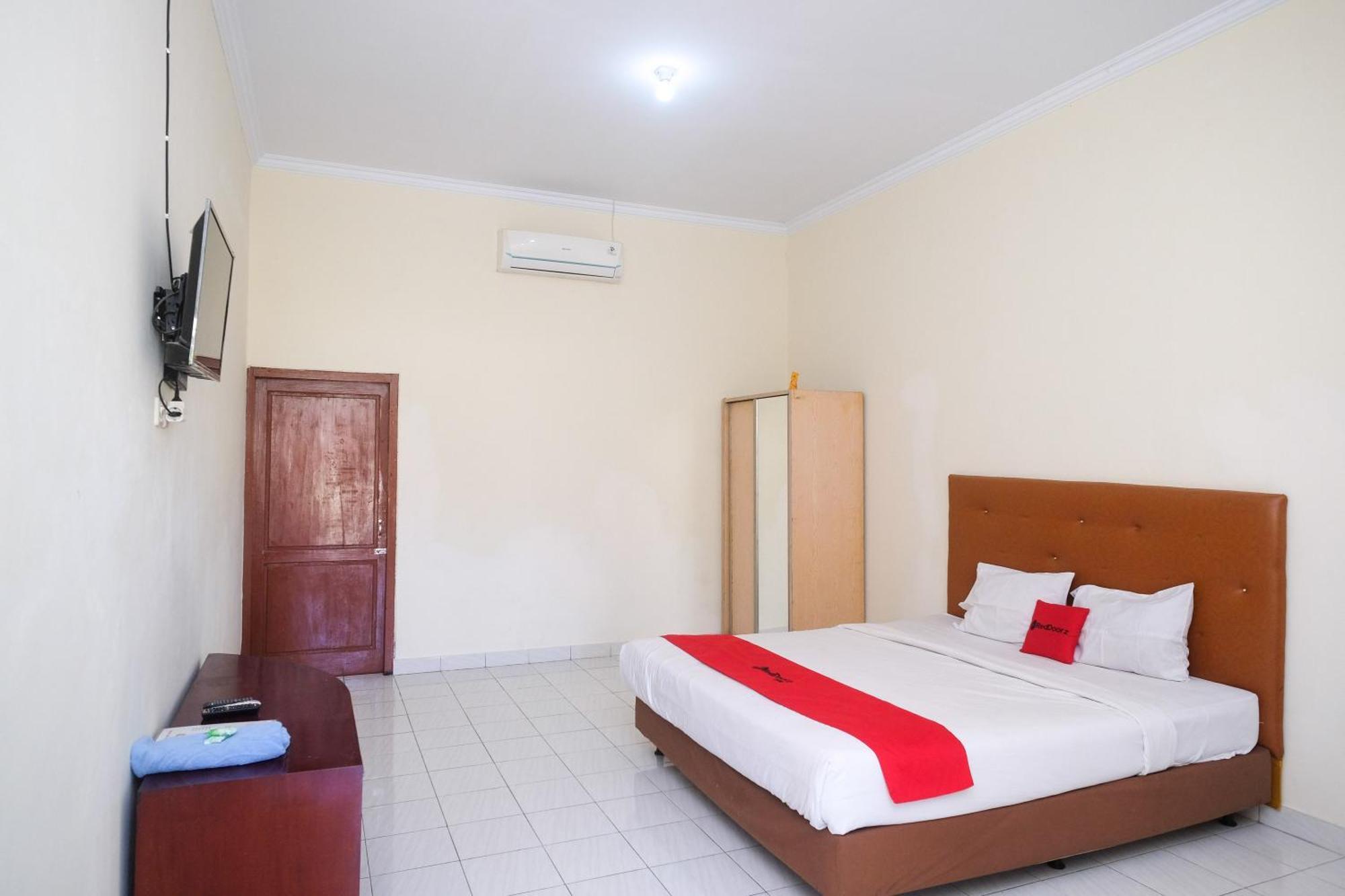 Hotel Reddoorz Syariah Near Alun Alun Wonosari Esterno foto