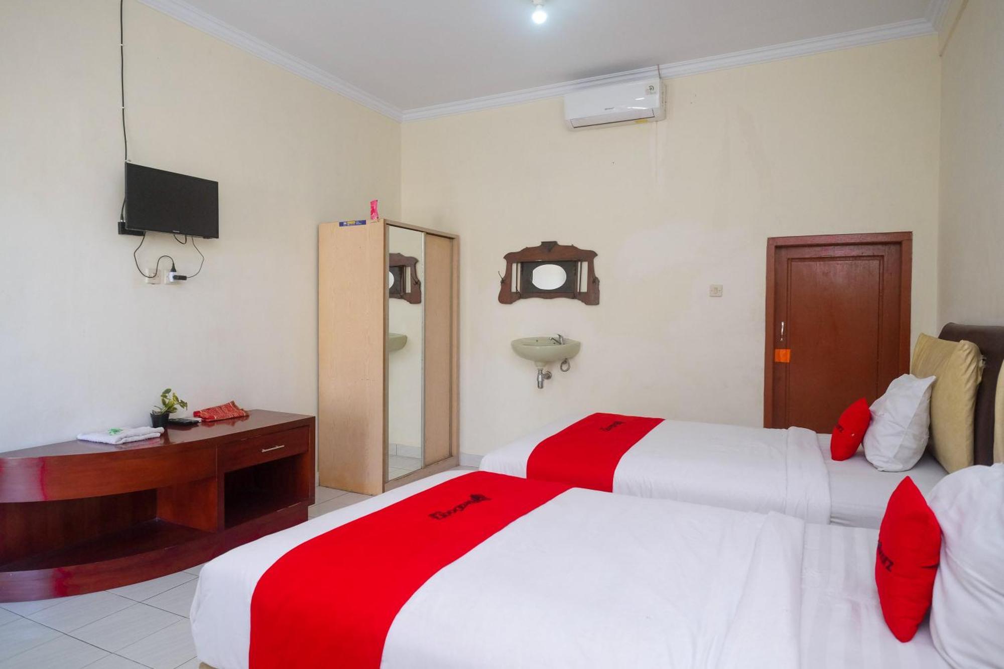 Hotel Reddoorz Syariah Near Alun Alun Wonosari Esterno foto